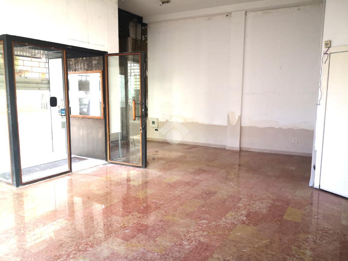 Negozio in Via Andrea Giacinto Longhin 12, Treviso - Foto 1