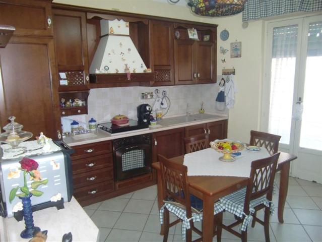 Apartament in {3}, Via Dante Alighieri - Photo 1