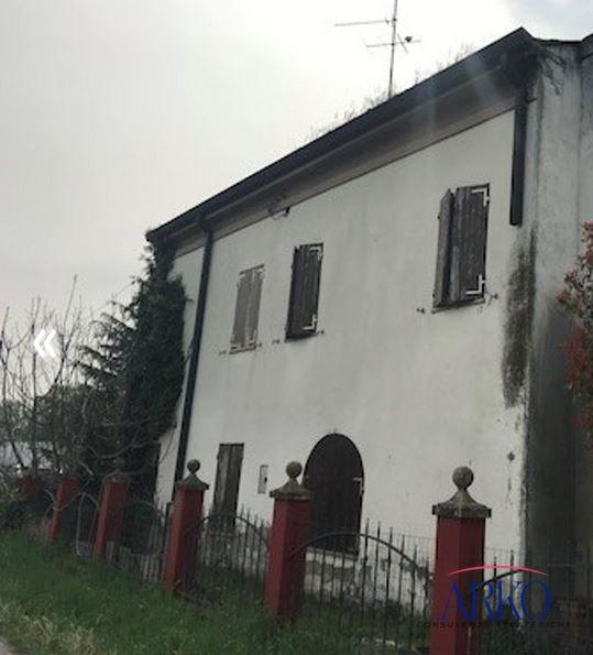 Villa in vendita a Concordia Sulla Secchia