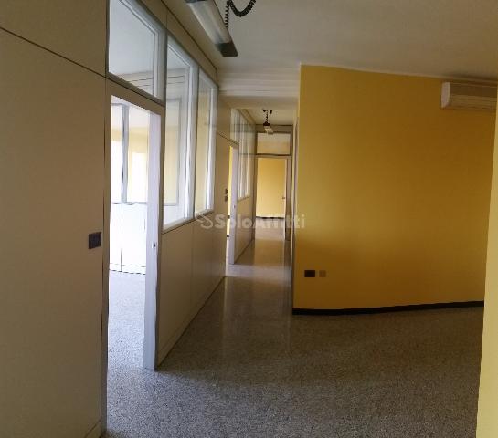 Büro in Via Giacomo Matteotti, Legnago - Foto 1