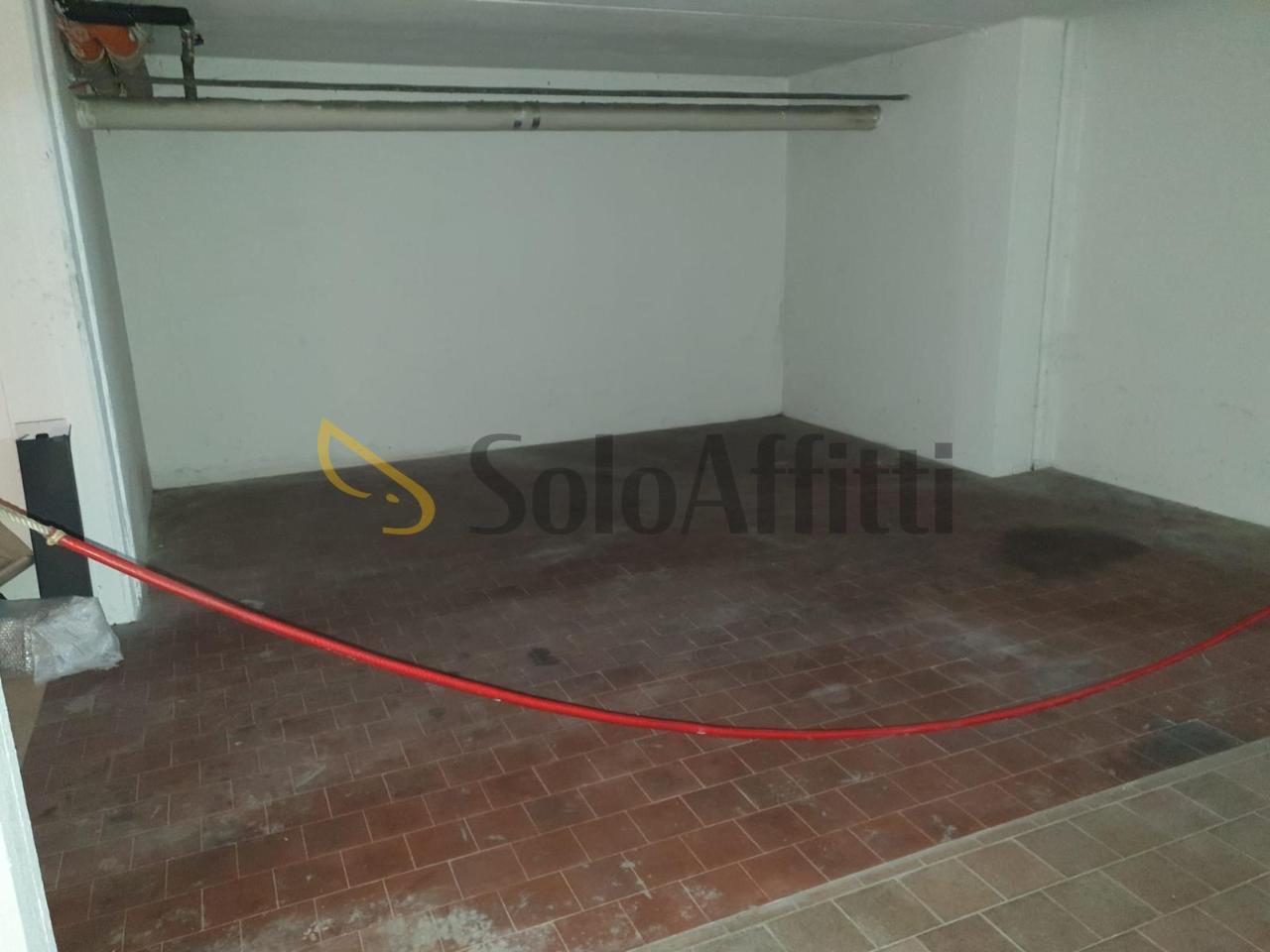 Parcheggio chiuso in Via G. Marconi 11/a, Legnago, {3} - Foto 1