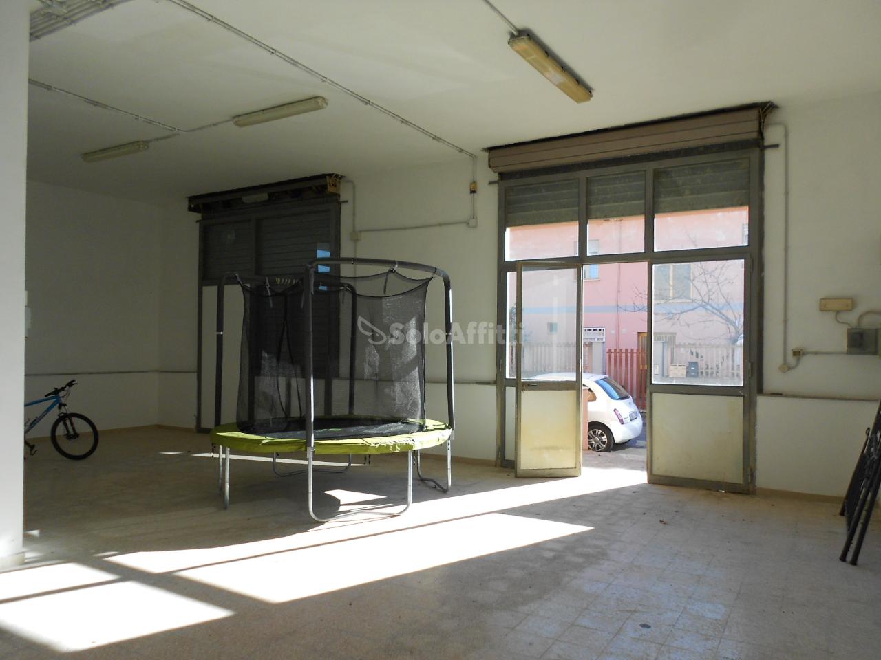 Negozio in Via Celestino Usuelli, Fiumicino, {3} - Foto 2