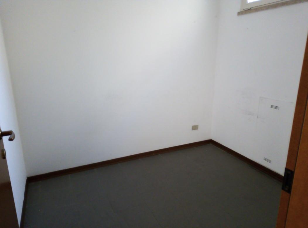 Negozio in Via di Roma, Ravenna, {3} - Foto 2