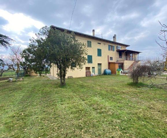 Detached house in Via Santa Maria, Castiglione del Lago - Photo 1