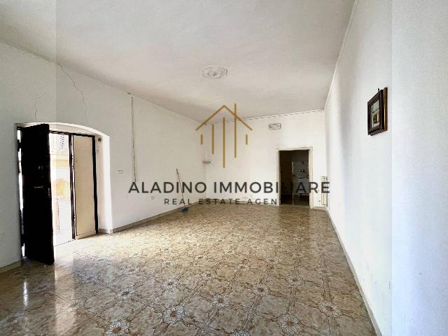 2-room flat in Via Carrettieri, Trani - Photo 1