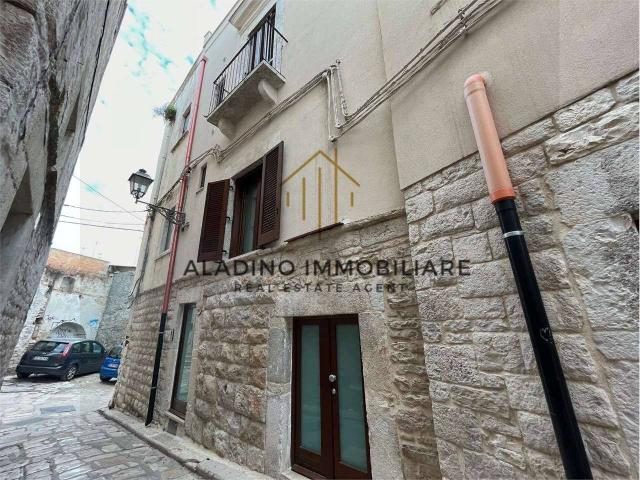 Commercial building in Via Lucrezia Cipriani, Andria - Photo 1