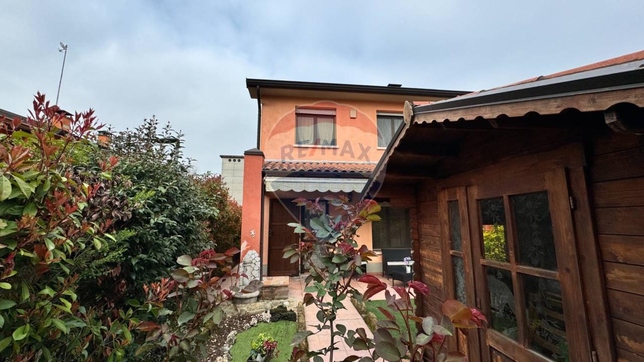 Villa a schiera in vendita a Correggio