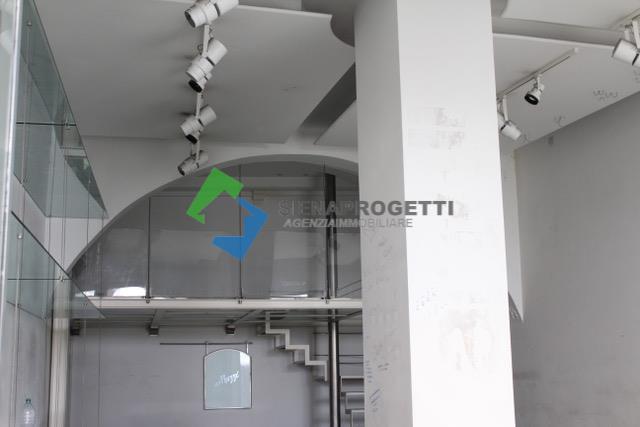Negozio in , Siena, {3} - Foto 1