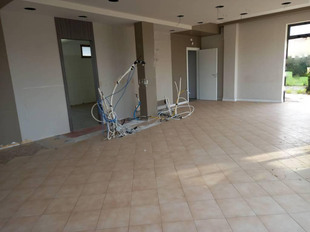 Locale commerciale in , Crespina Lorenzana, {3} - Foto 1