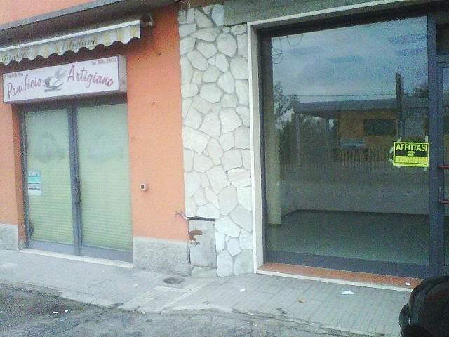Locale commerciale in , Altopascio, {3} - Foto 1