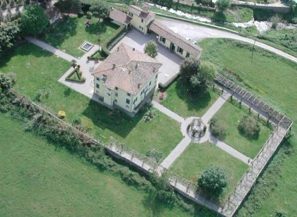 Historical building, Lucca - Photo 1