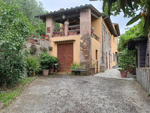 Country house or cottage, Lucca - Photo 1