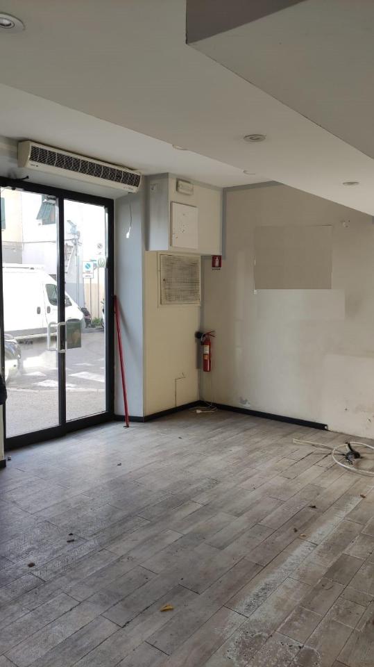 Locale commerciale in , Livorno, {3} - Foto 2