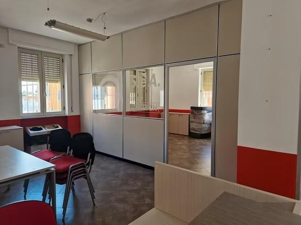 Ufficio in , Livorno, {3} - Foto 2