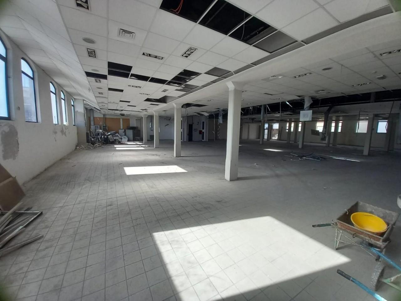 Locale commerciale in , Livorno, {3} - Foto 1