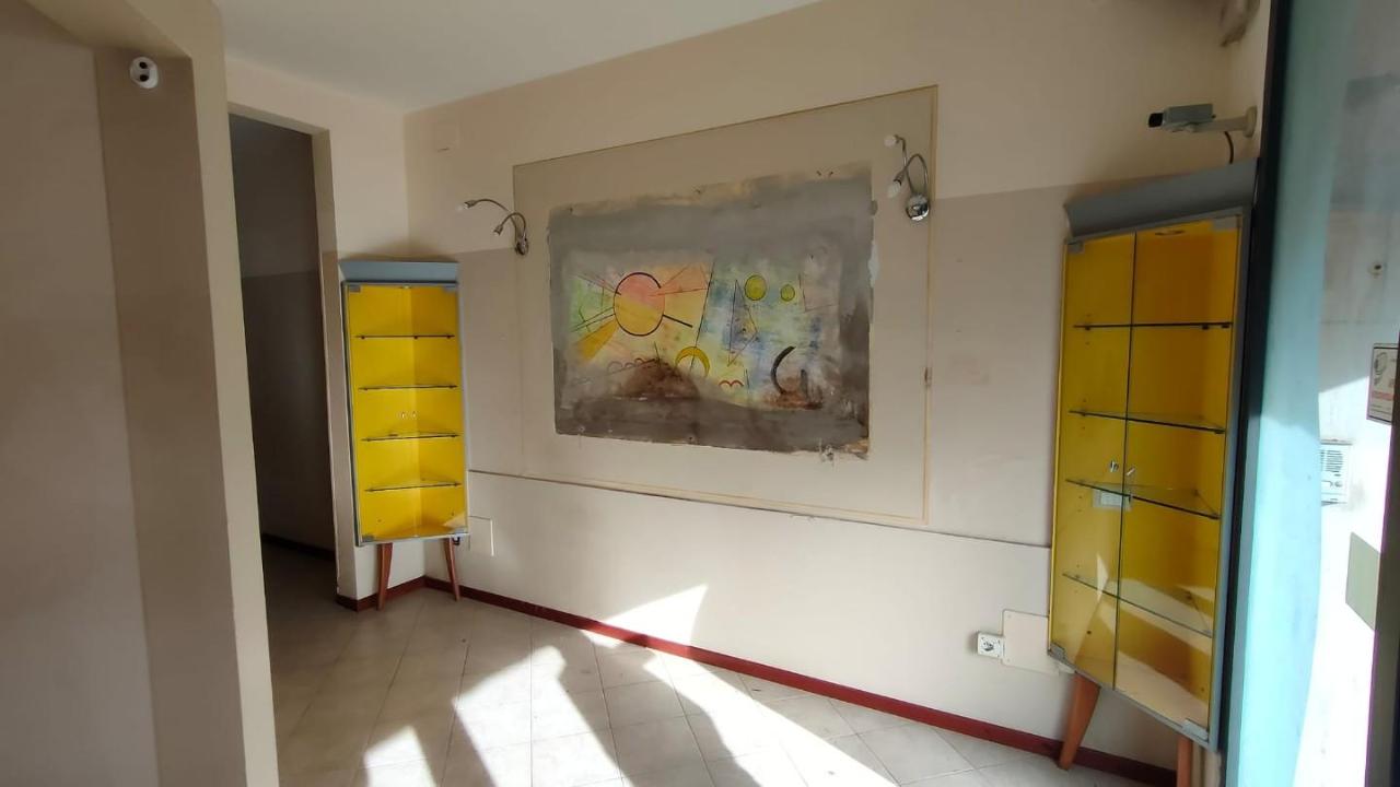 Locale commerciale in , Pontedera, {3} - Foto 1