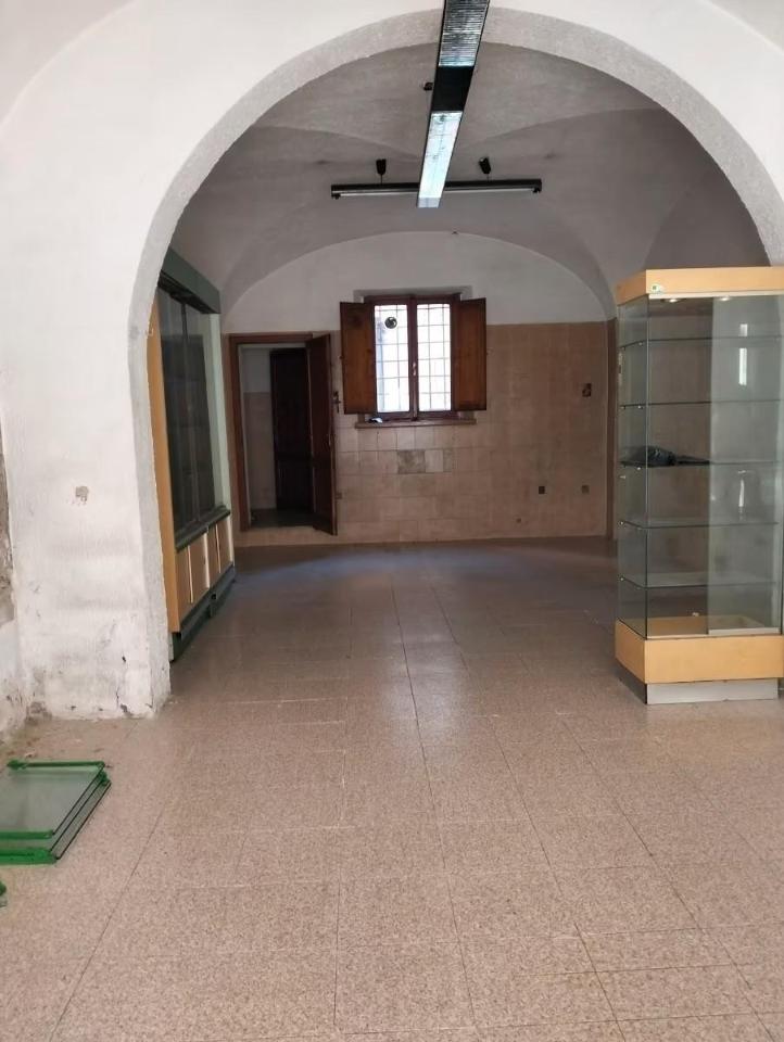 Locale commerciale in , Pontedera, {3} - Foto 2