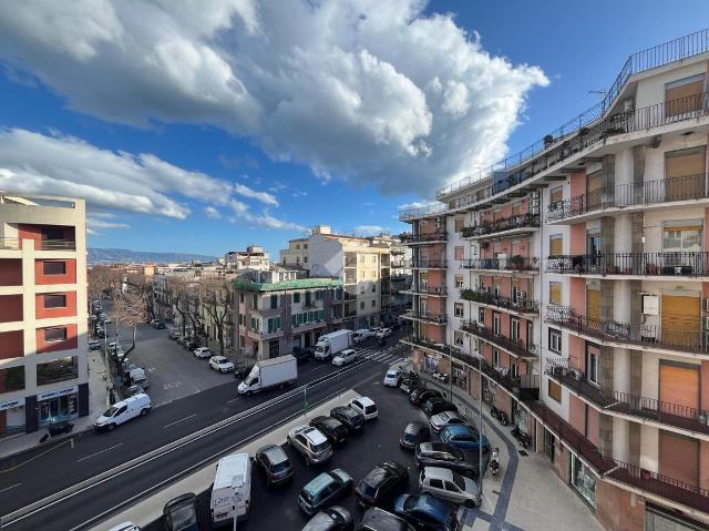 Appartamento in Largo Avignone, Messina - Foto 1