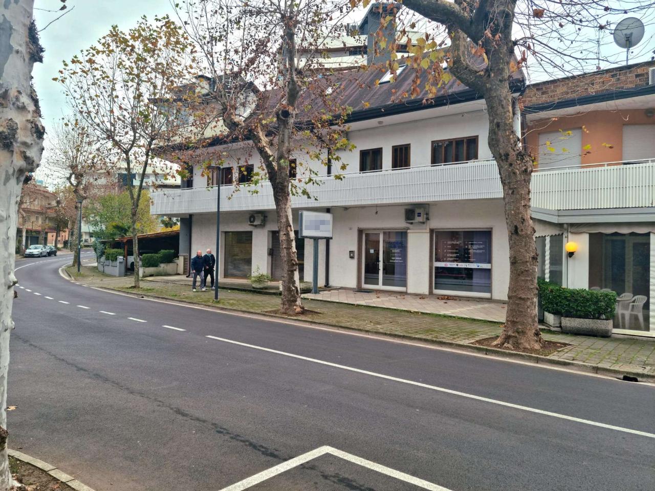 Ufficio in Viale dei Platani 3/C, Lignano Sabbiadoro, {3} - Foto 1