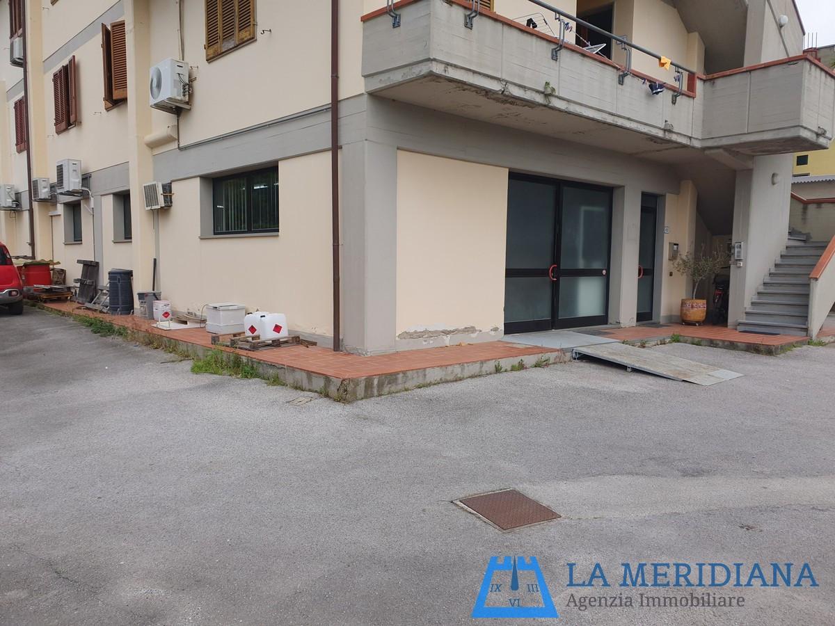 Laboratorio in , Larciano, {3} - Foto 1