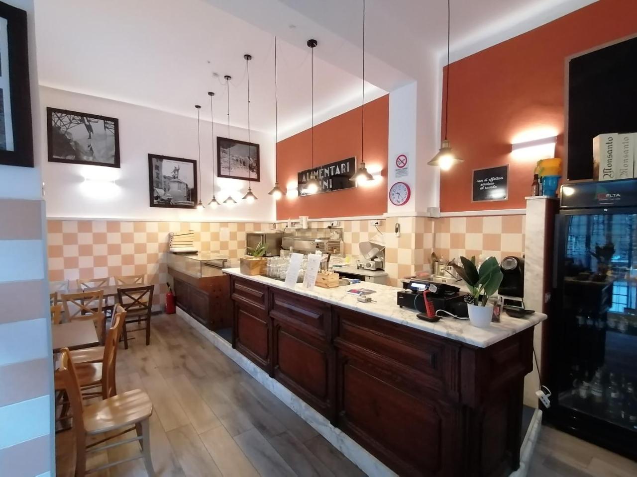 Bar in vendita a Carrara