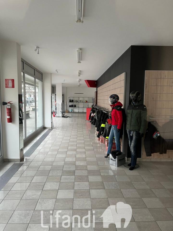 Negozio in Viale Druso, Bolzano - Foto 1