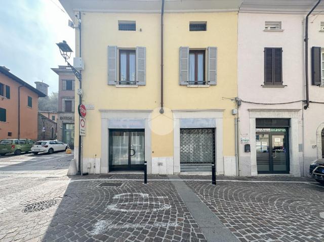 Shop in Piazza Santa Maria, Montichiari - Photo 1