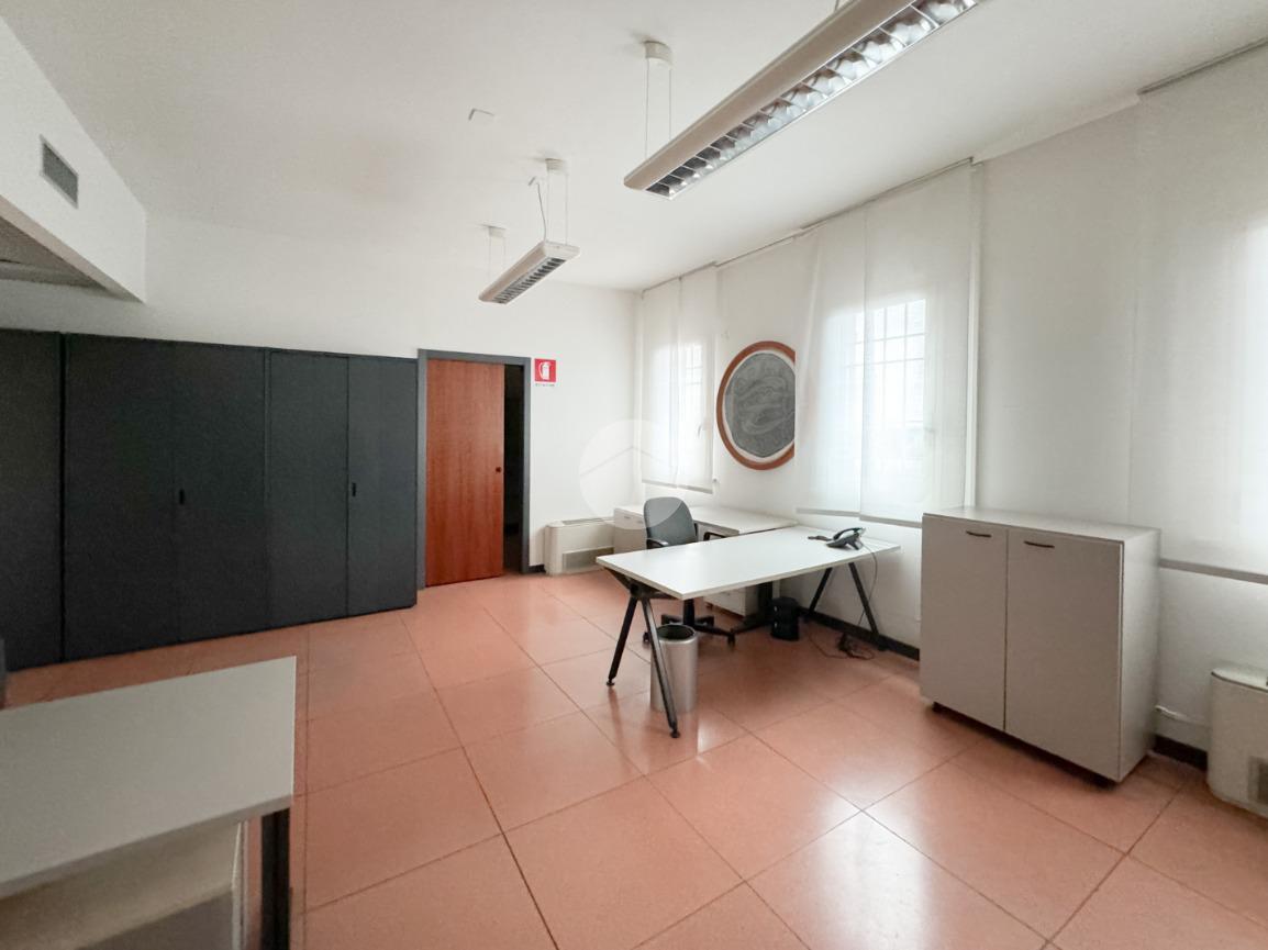 Ufficio in Via P. C. Beschi 106, Castiglione Delle Stiviere, {3} - Foto 2