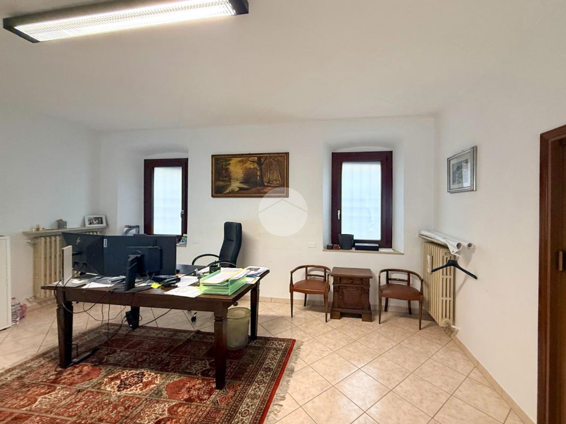 Ufficio in Via Sinigaglia 2, Castiglione Delle Stiviere, {3} - Foto 2