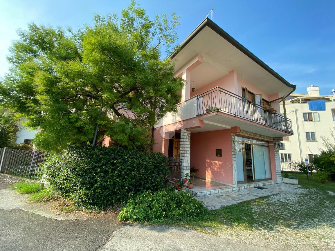 Villa in vendita a Romano D'Ezzelino
