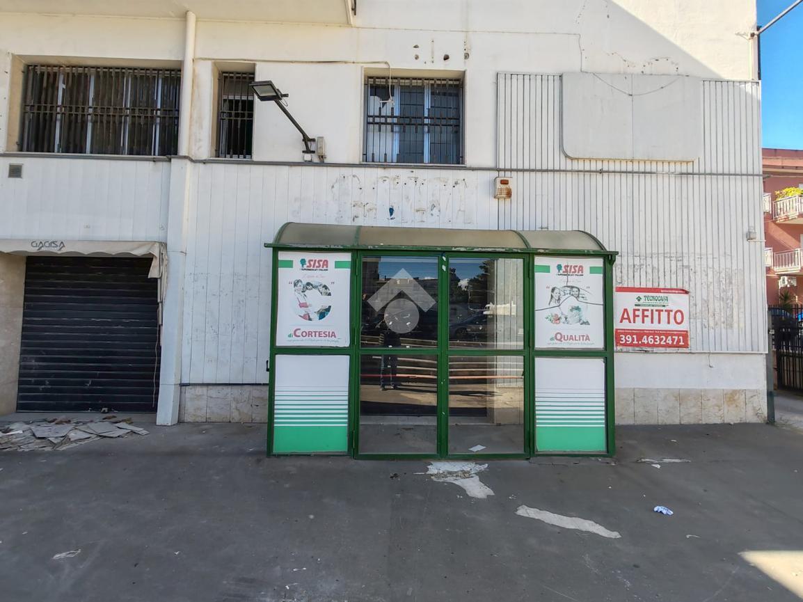 Negozio in Piazza Falcone Borsellino 106, Alcamo, {3} - Foto 1