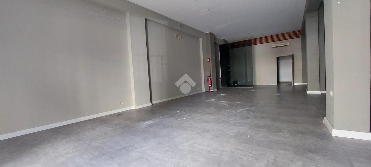 Negozio in Viale Europa 240, Alcamo, {3} - Foto 2