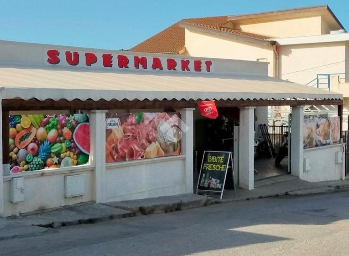 Negozio in Zona Aleccia, Alcamo, {3} - Foto 1