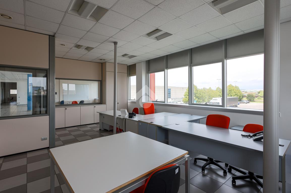 Ufficio in Via Olanda 1, Villafranca Di Verona, {3} - Foto 1