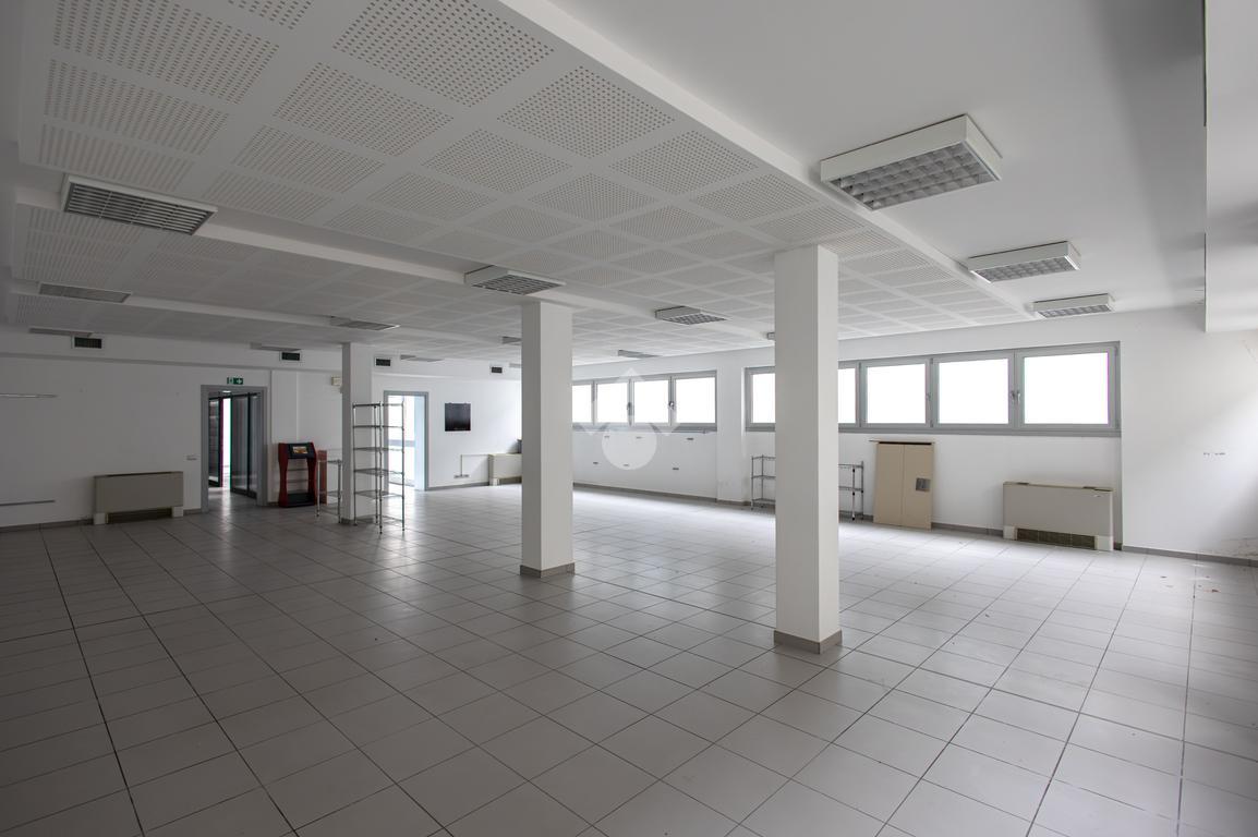 Ufficio in Via Olanda 1, Villafranca Di Verona, {3} - Foto 1