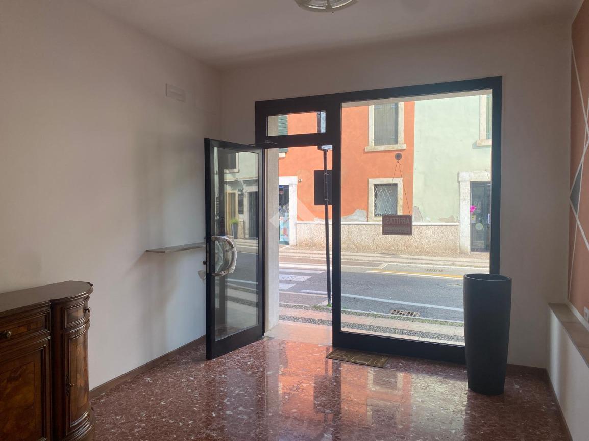 Negozio in Via Pace 89, Villafranca Di Verona, {3} - Foto 2