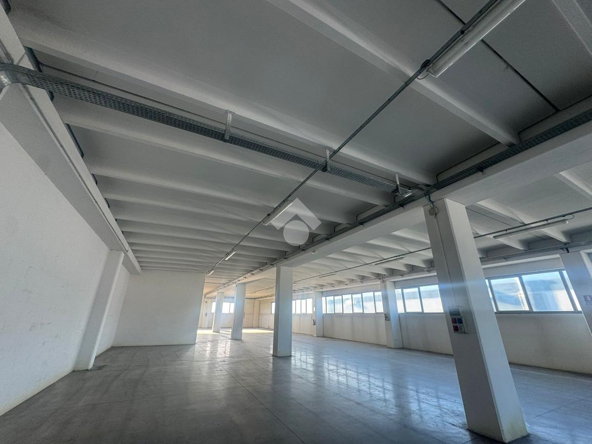Magazzino in Via Mirandola 45, Pescantina, {3} - Foto 2