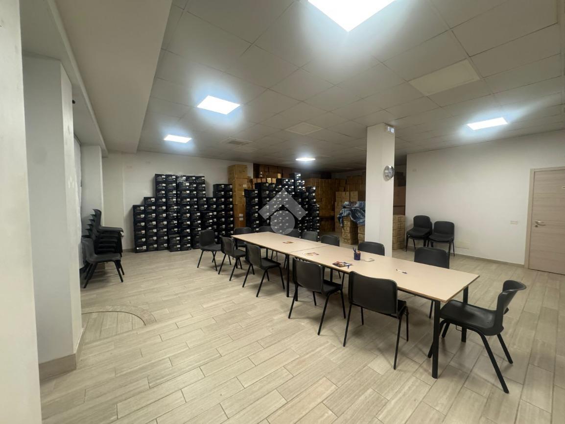 Negozio in Via Pace 38, Villafranca Di Verona, {3} - Foto 2