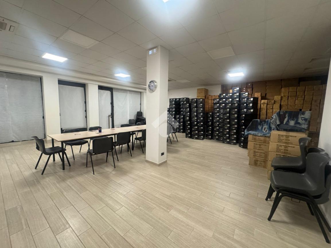 Negozio in Via Pace 38, Villafranca Di Verona, {3} - Foto 1