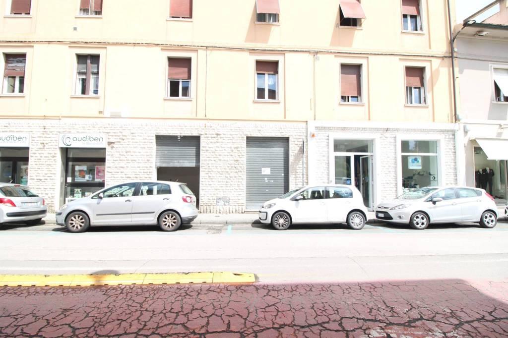 Negozio in , Pontedera, {3} - Foto 1
