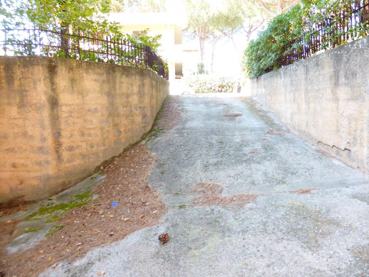 Garage - Autosilos - Parcheggio in Via Corsica, Follonica, {3} - Foto 2