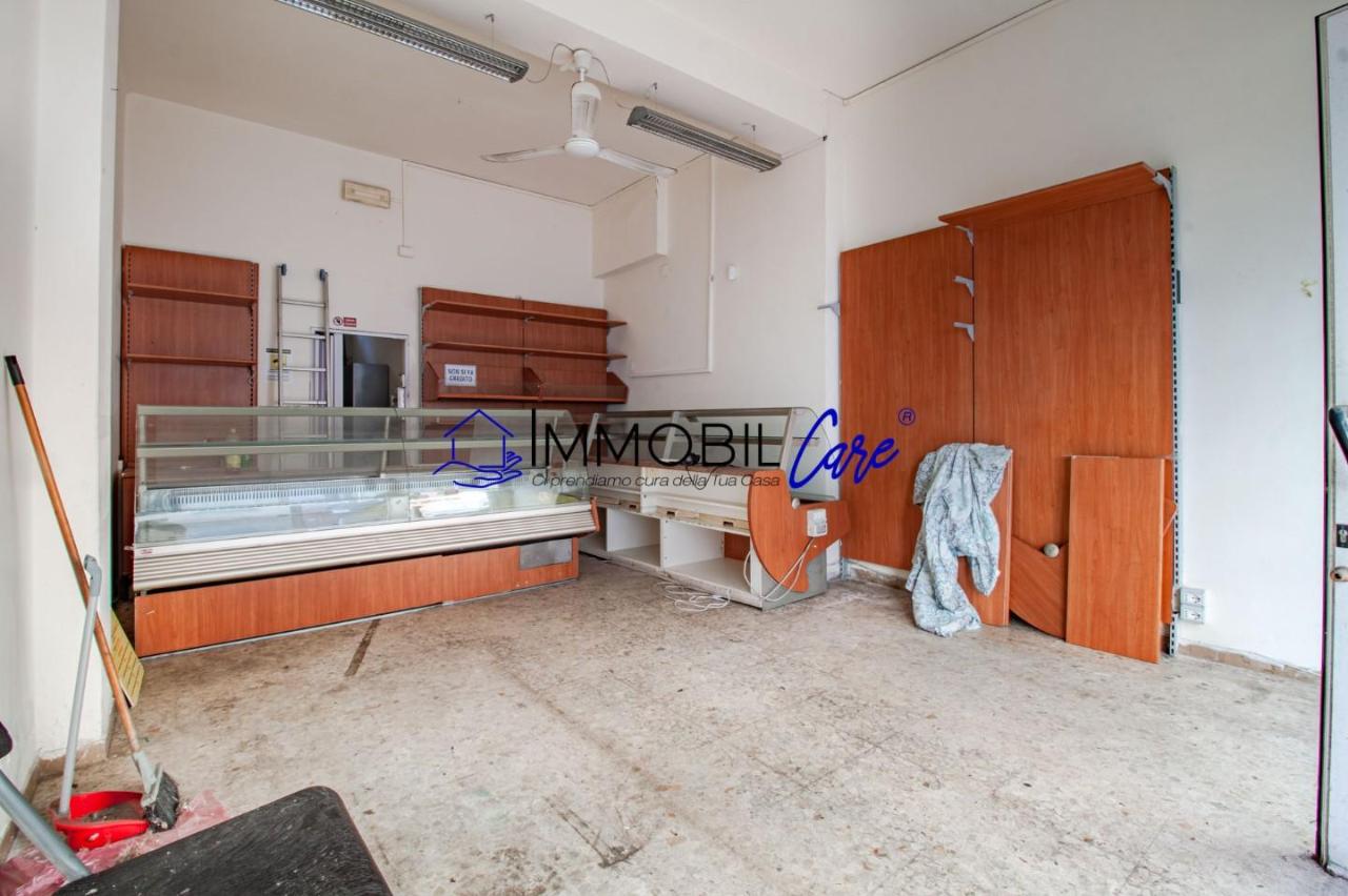 Locale commerciale in , Livorno, {3} - Foto 2