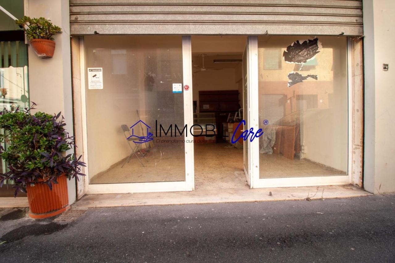 Locale commerciale in , Livorno, {3} - Foto 1