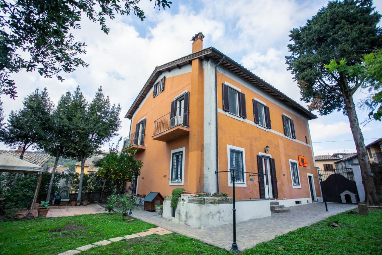 Palazzo in vendita a Manziana