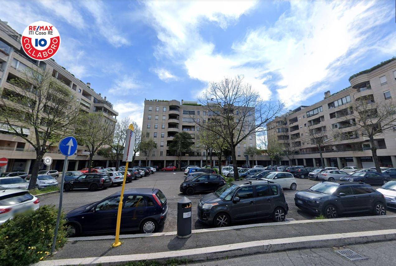 Negozio in Via dell'Orsa Minore, Roma, {3} - Foto 2