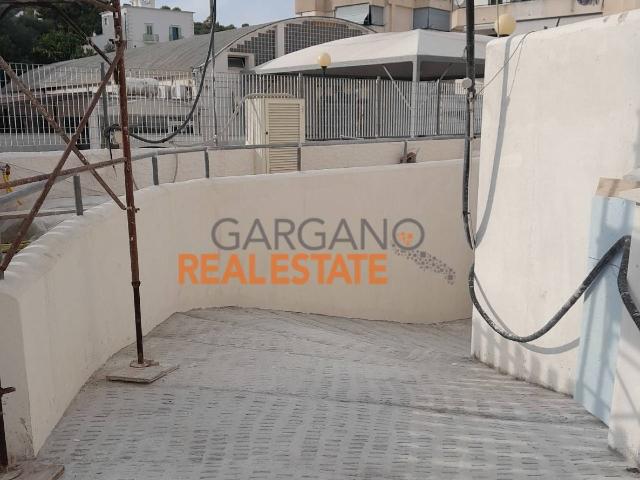 Garage or car box in Via Dante Alighieri, Vieste - Photo 1