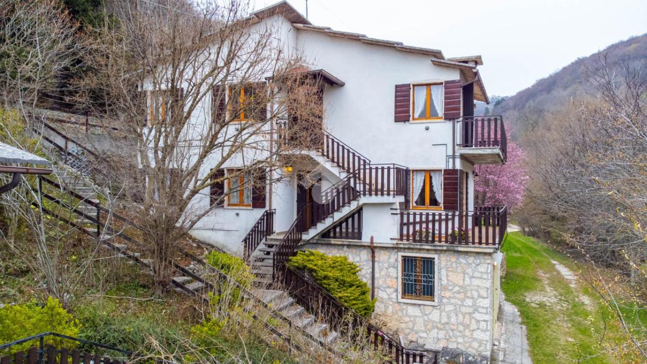 Villa in vendita a Rovere' Veronese