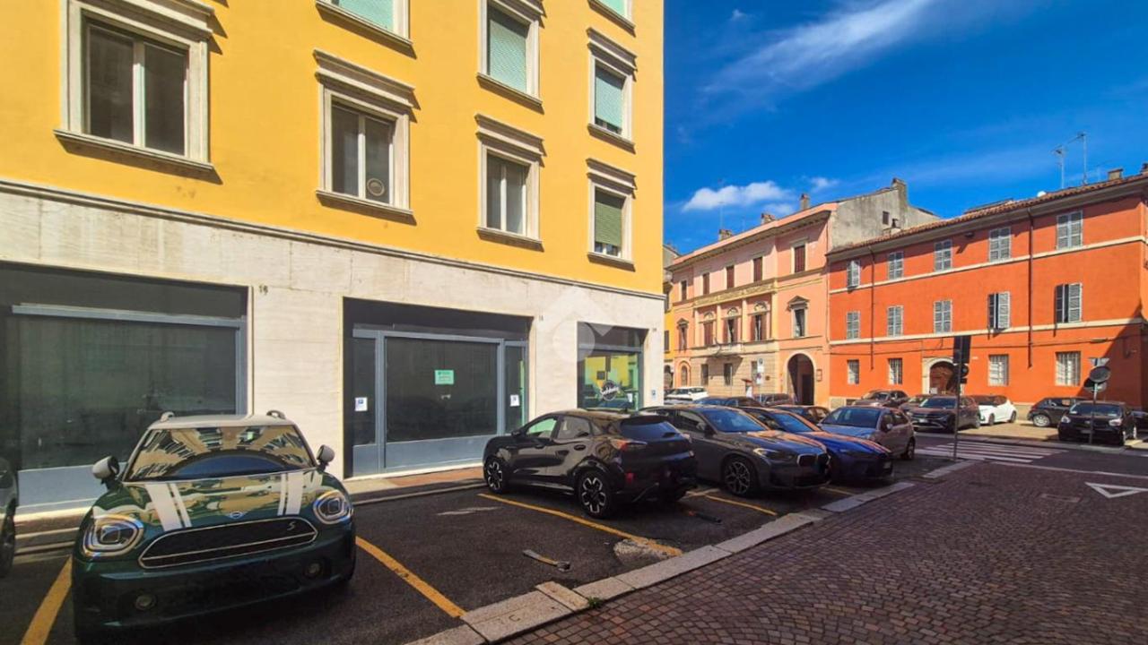 Negozio in Via Roma 21, Piacenza, {3} - Foto 1