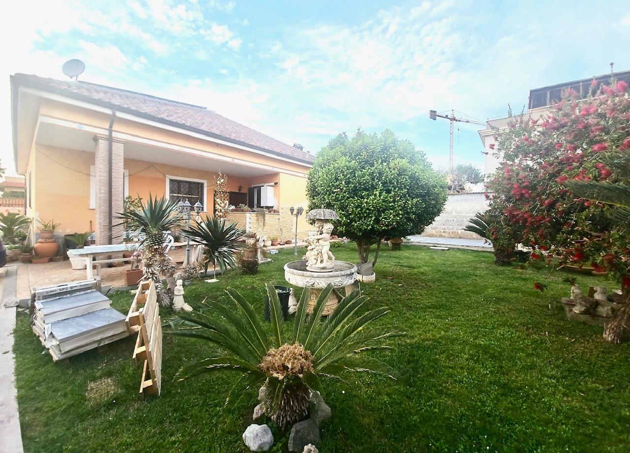 Villa in vendita a Pomezia