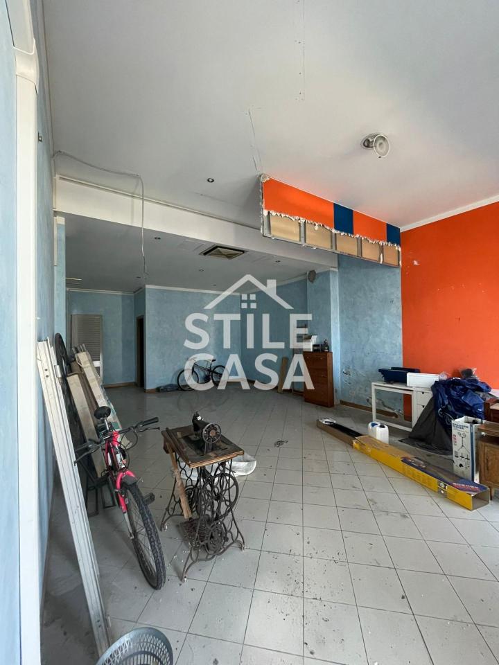 Locale commerciale in , Altopascio, {3} - Foto 1